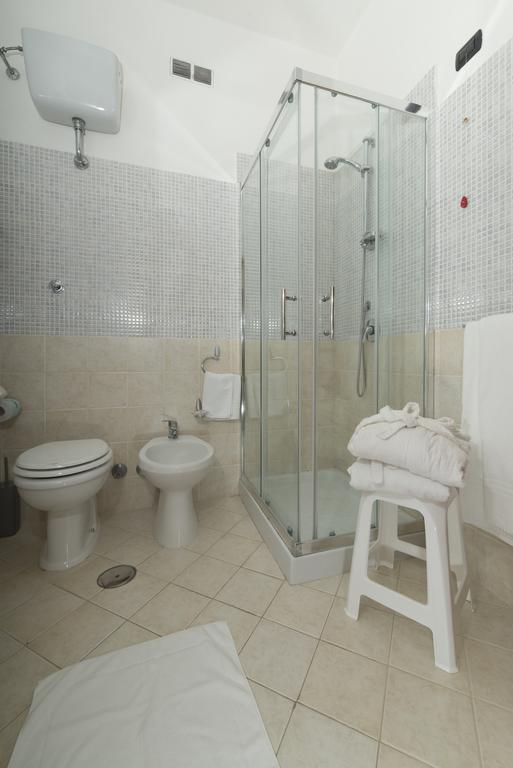 Albergo Scalzone Castel Volturno Extérieur photo